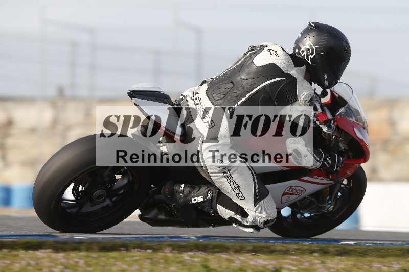 /Archiv-2024/01 26.-28.01.2024 Moto Center Thun Jerez/Gruppe gruen-green/backside